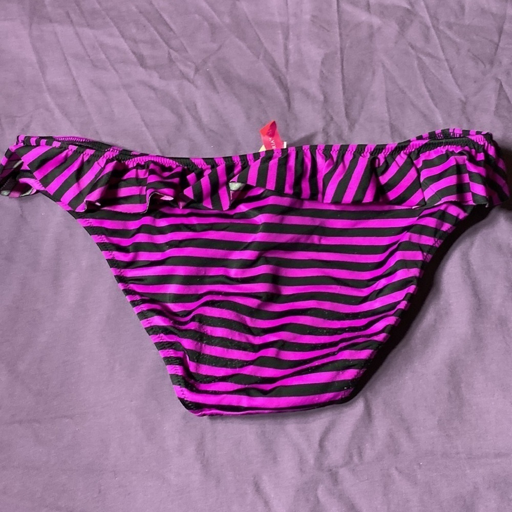 Victoria’s secret’s bikini bottoms🏖 - Picture 4 of 5